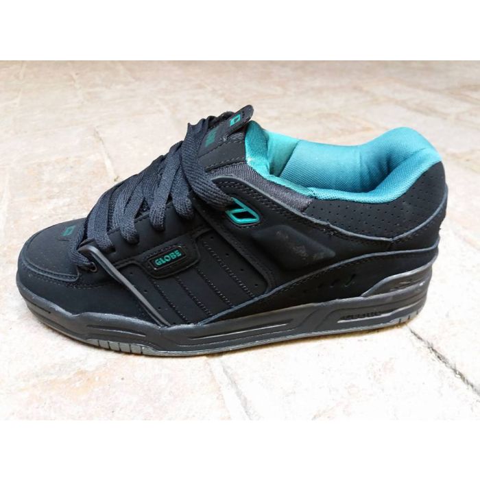Globe fusion black sales black green